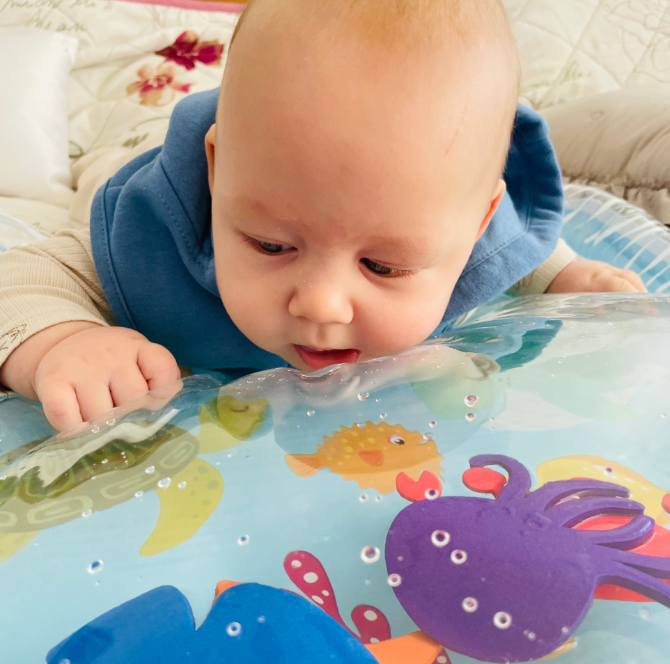 ⭐ Baba vízi játszószőnyeg